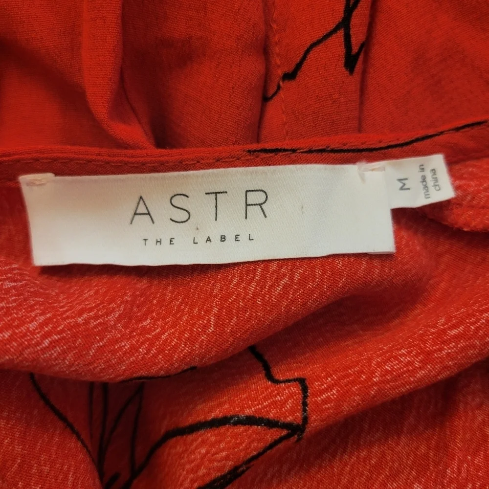 ASTR the Label Red Floral Wrap Skirt Dress Size‎ Medium